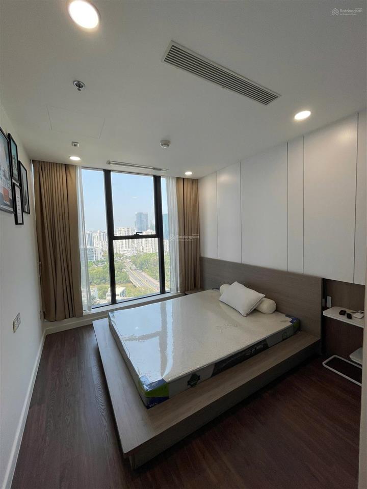 Cho thuê gấp căn hộ 75m2 full nt sunshine sky city