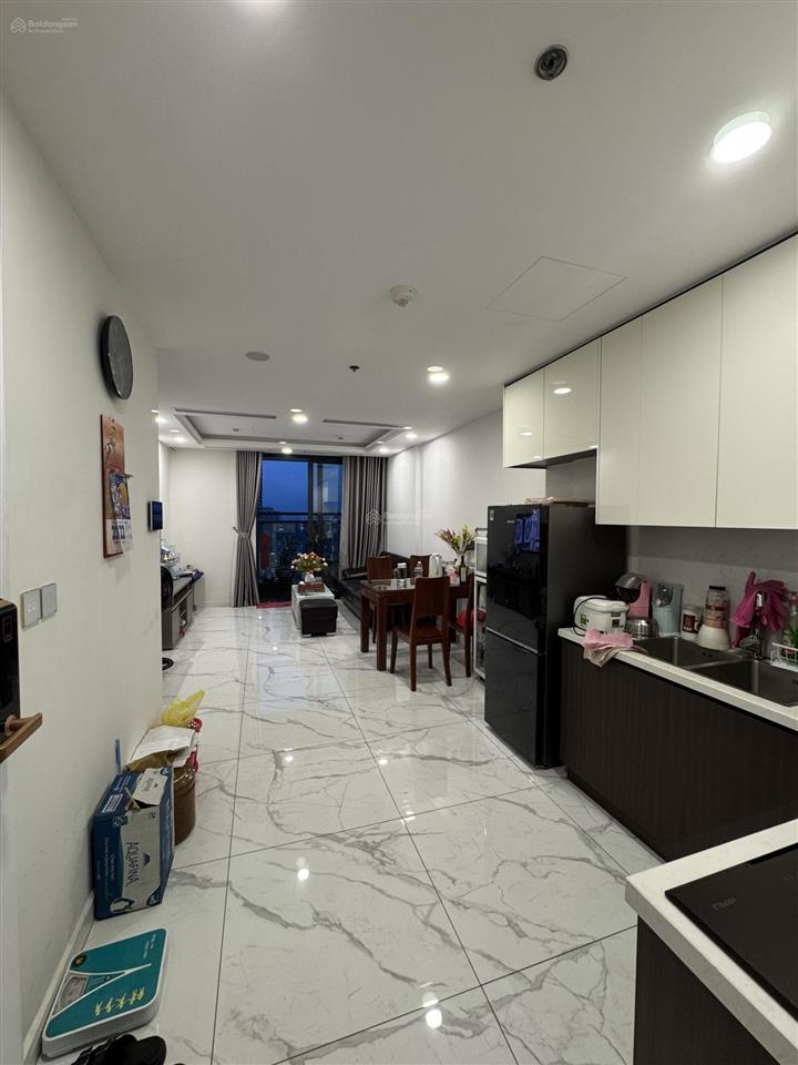 Cho thuê căn góc tầng cao 2 phòng ngủ full nt sunshine sky city view siêu đỉnh