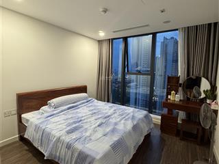 Cho thuê căn góc tầng cao 2 phòng ngủ full nt sunshine sky city view siêu đỉnh