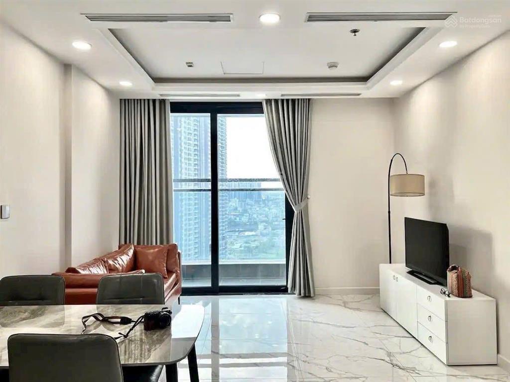 Căn góc sunshine sky city cho thuê 2pn full nội thất wc lộ thiên, 2 phòng ngủ đều có view thoáng