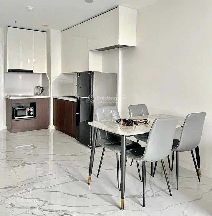 Căn góc sunshine sky city cho thuê 2pn full nội thất wc lộ thiên, 2 phòng ngủ đều có view thoáng