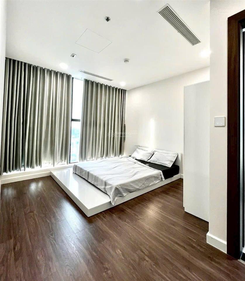 Căn góc sunshine sky city cho thuê 2pn full nội thất wc lộ thiên, 2 phòng ngủ đều có view thoáng
