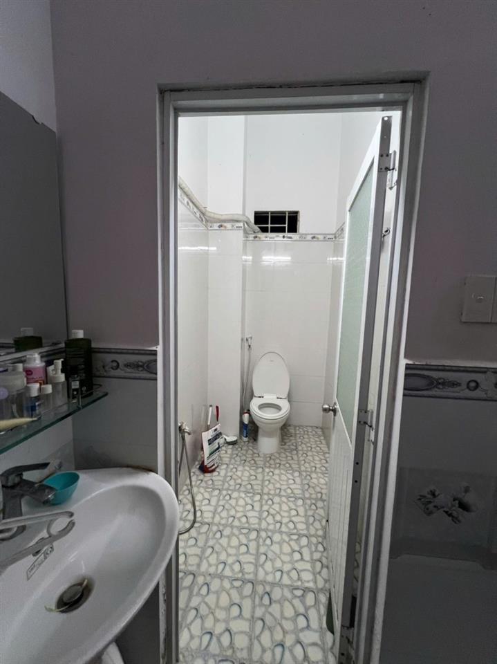 Hẻm ô tô trải nhựa sát trường chinh, 41m2, cực ngon, chỉ 3 tỷ hơn