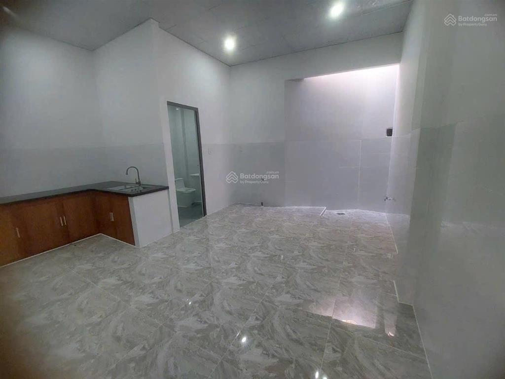 Bán nhà cấp 4, đường ô tô khu đăng kiểm, vĩnh hòa nha trang, dt 98 m2, hướng tây  giá 4,3 tỷ