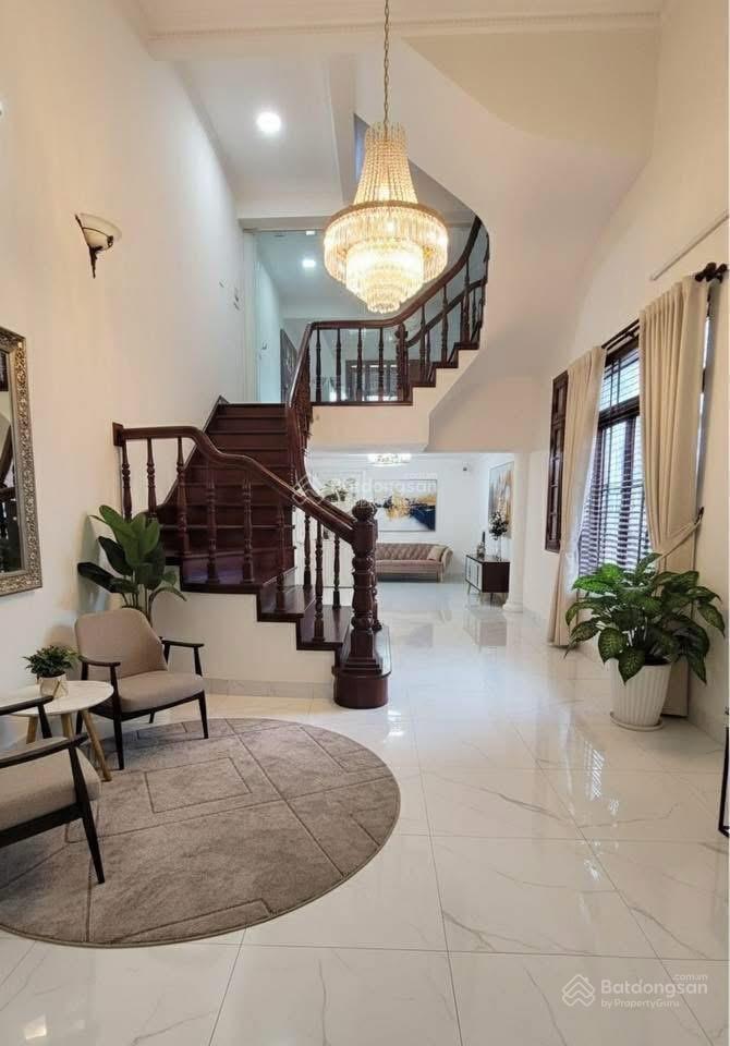 Bán nhà phân lô hoàng ngân  thanh xuân. 3 mặt thoáng  ô tô tránh  90m2  26.8 tỷ