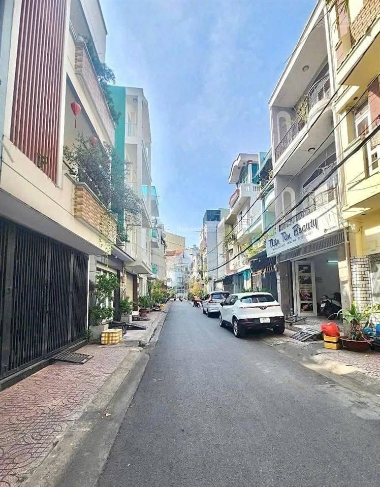 [2 tỷ 880] nhà chính chủ đường nguyễn xí, dt 64m2 ngay bv gia định gần cầu đỏ. dt 64m2  sổ sẵn.