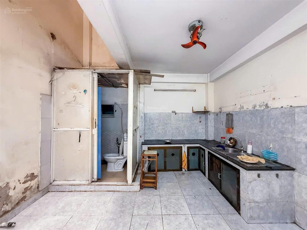 Bán nhà nát gần chung cư richmond city. diện tích lớn 94,6m2. đường 6m trải nhựa. shr
