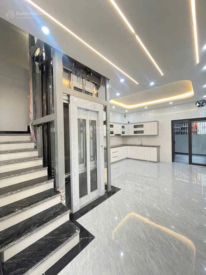 Bán căn nhà 4 tầng full nội thất, 3 mặt thoáng  cách đường bao biển 200m