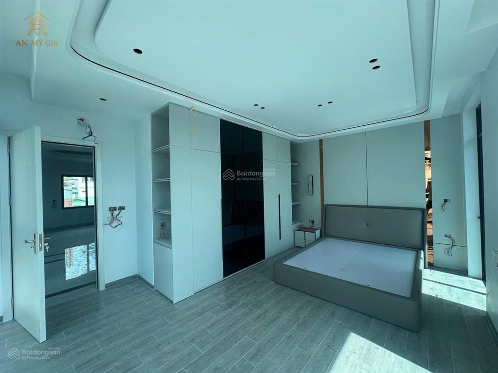 Nhà 4 tầng đập hộp mới tinh, nhà góc 3 mặt thoáng, phường cao thắng, hạ long