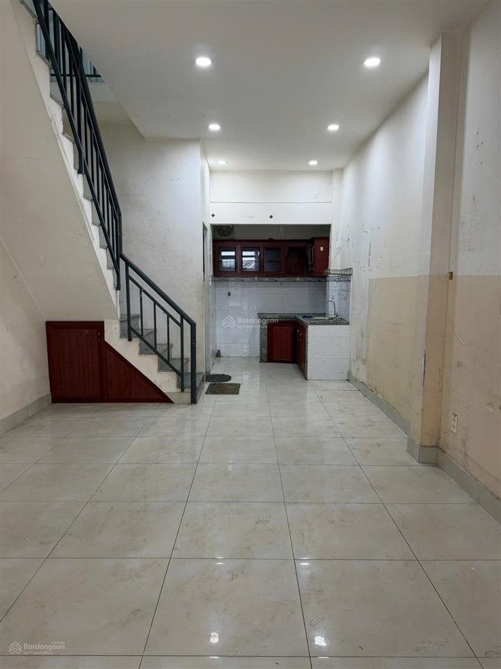 Hẻm xe tải thông 1 sẹc hồng bàng quận 11 hợp kinh doanh đa ngành nghề. chỉ hơn 5 đồng.