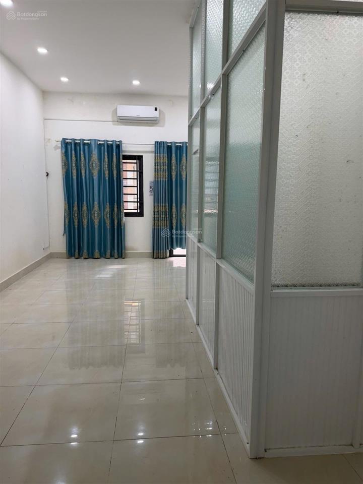 Hẻm xe tải thông 1 sẹc hồng bàng quận 11 hợp kinh doanh đa ngành nghề. chỉ hơn 5 đồng.