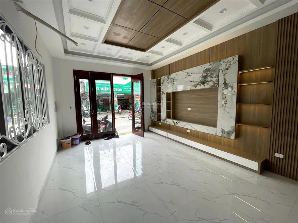Chính chủ bán nhà mặt phố lô góc nguyễn đức cảnh, 50m2 x 5 tầng. hướng nam thoáng mát. sổ đỏ cc
