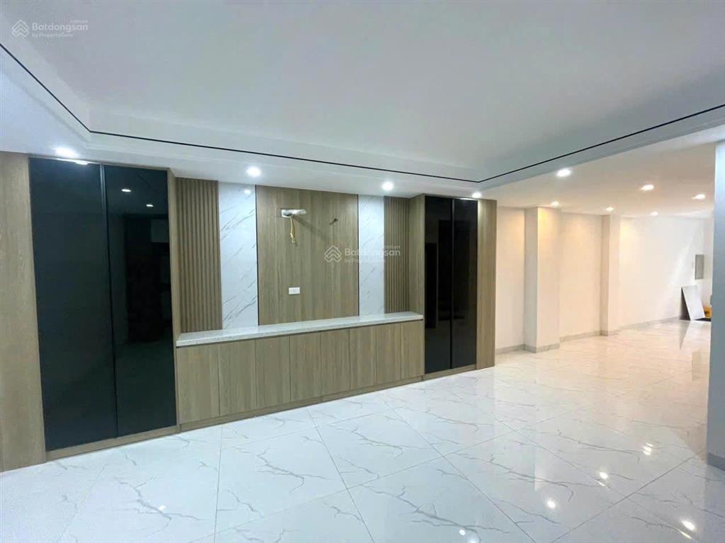 Bán nhà ngõ 168 giáp bát, ô tô vào nhà, 72m2 x 7 tầng