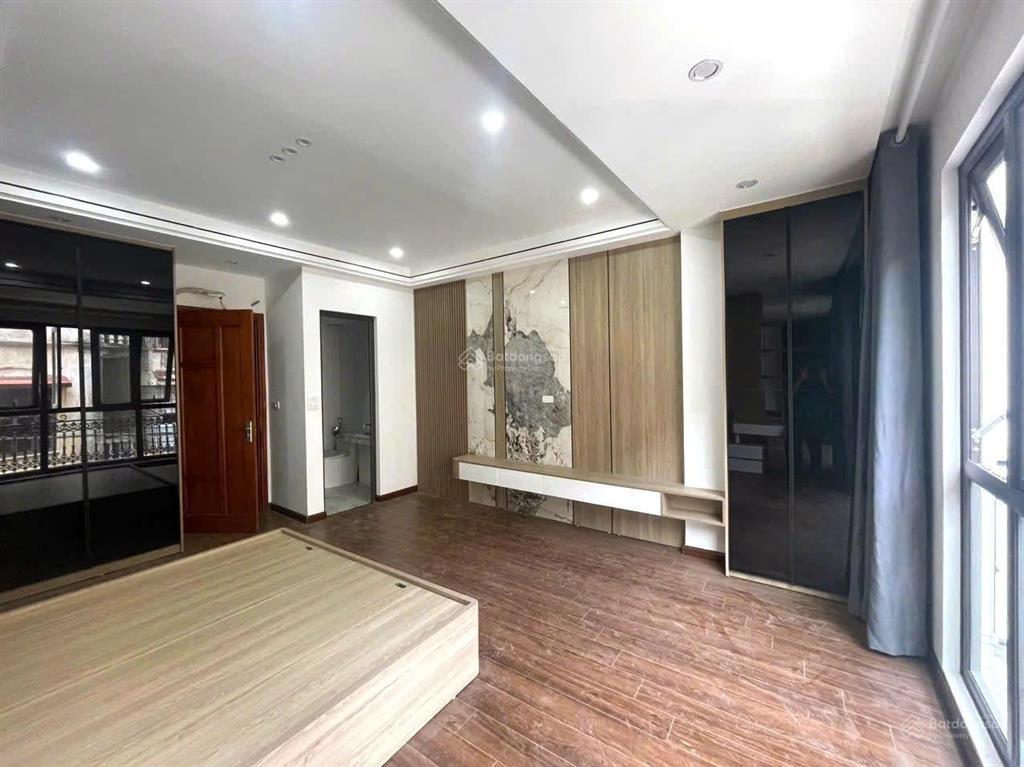 Bán nhà ngõ 168 giáp bát, ô tô vào nhà, 72m2 x 7 tầng