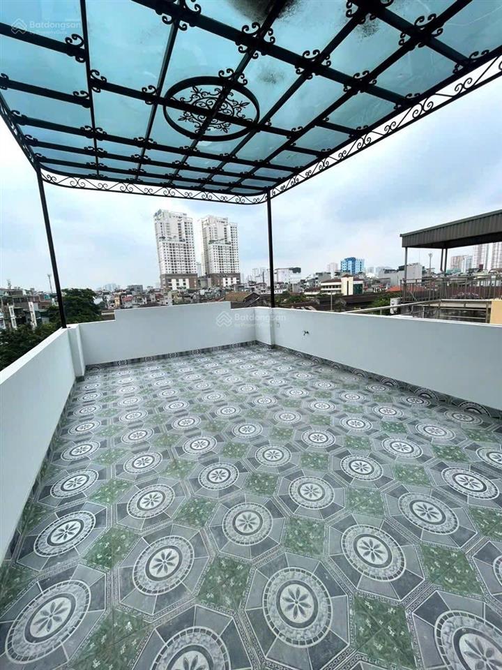 Nhà lô góc nguyễn đức cảnh, 5 tầng, gần hồ đền lừ. dt 50m2, mới hoàn thiện