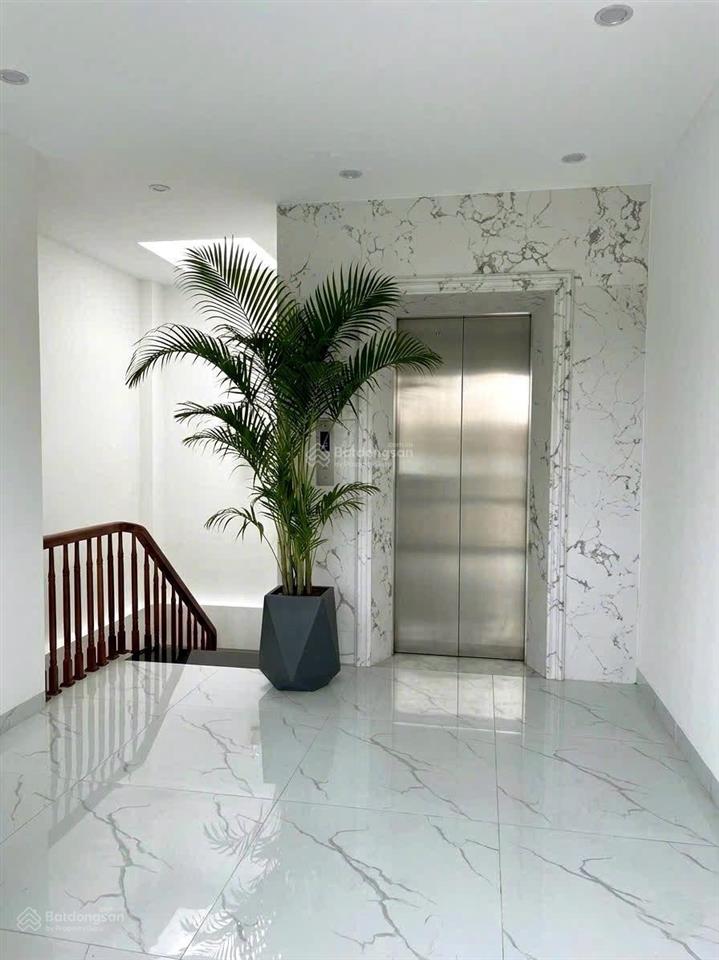 Nhà lô góc nguyễn đức cảnh, 5 tầng, gần hồ đền lừ. dt 50m2, mới hoàn thiện