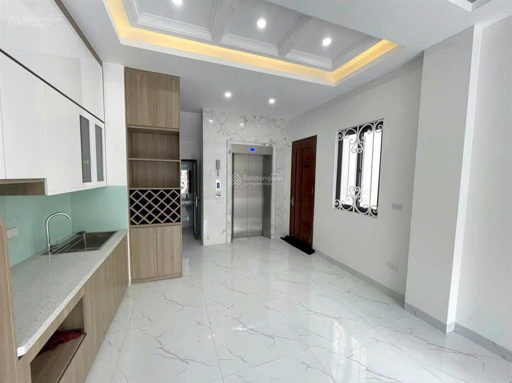Chính chủ bán nhà mặt phố lô góc nguyễn đức cảnh, 50m2 x 5 tầng. hướng nam thoáng mát. sổ đỏ cc