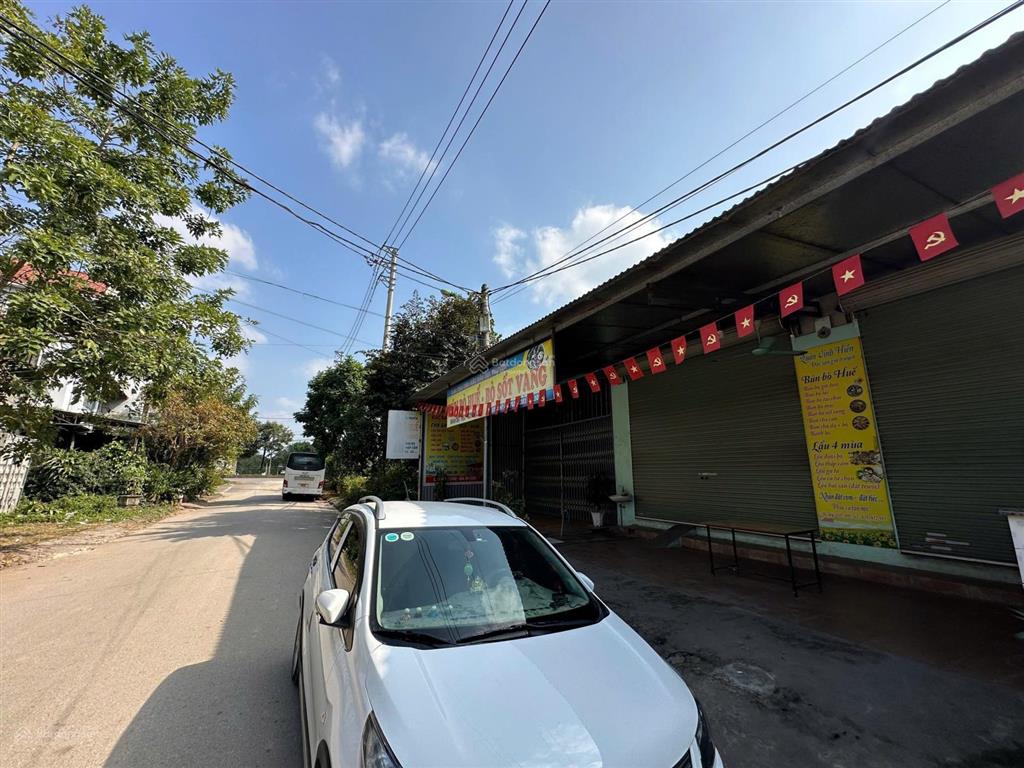 Kho xưởng diện tích 279m²  full thổ cư  mặt tiền rộng 13m  nhà xưởng xây dựng kiên cố.