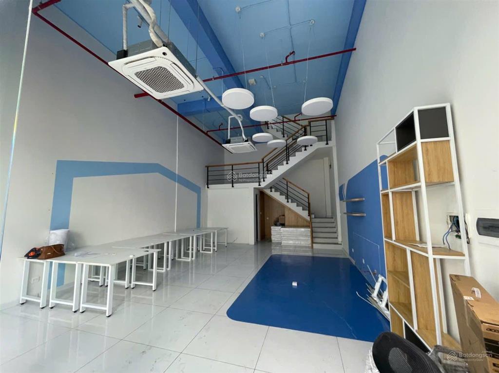 Cho thuê gấp văn phòng  tại sunrise city, 56m2 giá 15tr