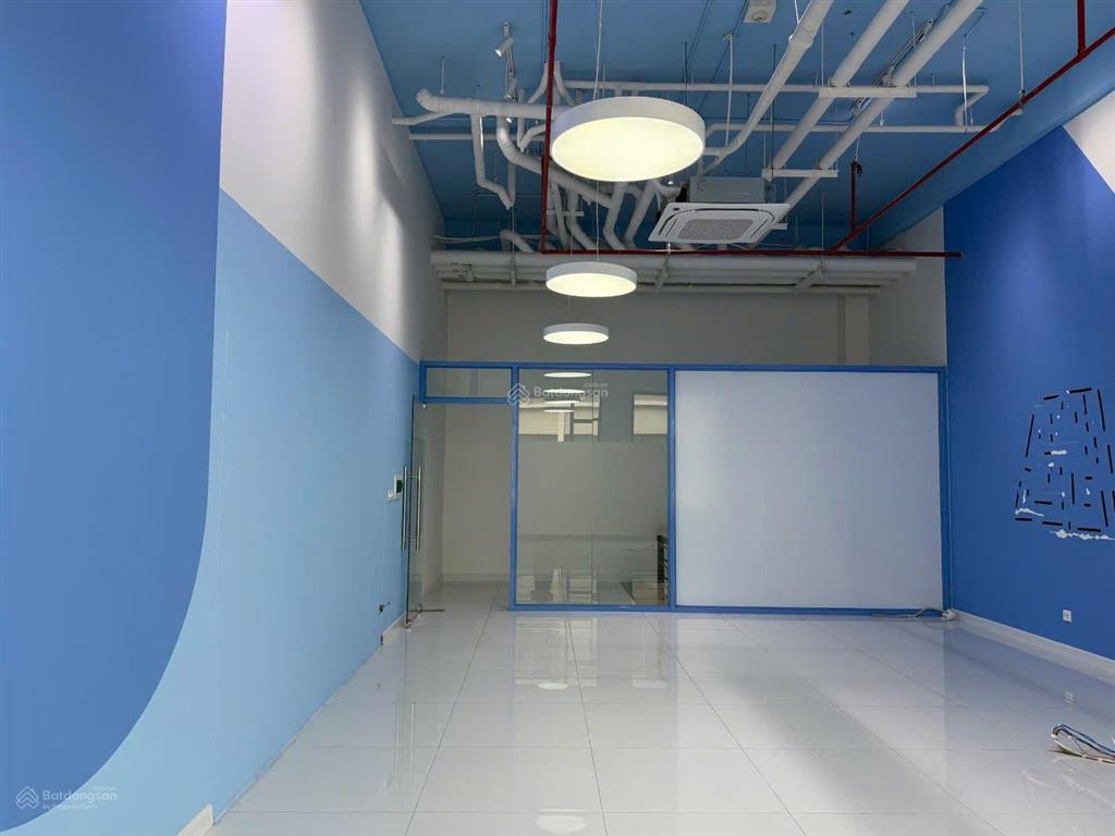 Cho thuê gấp văn phòng  tại sunrise city, 56m2 giá 15tr