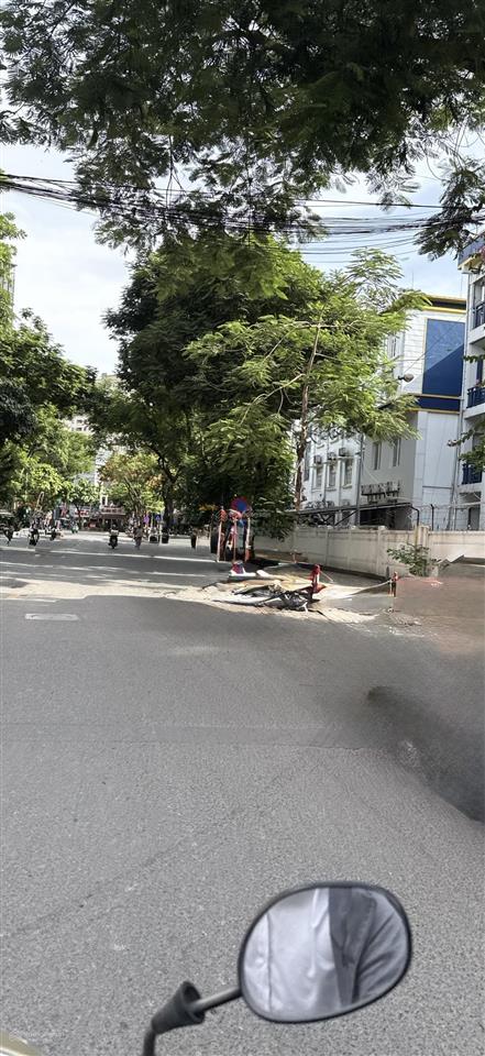 Bán nhà mặt đường phạm hồng thái quận ba đình, mt 6m, dt đất 125m2