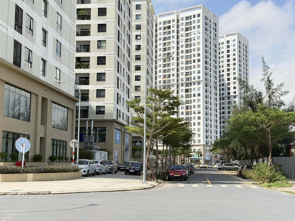 Bán lô đất 2 mặt tiền trước sau sát chung cư plaza cách biển 300m