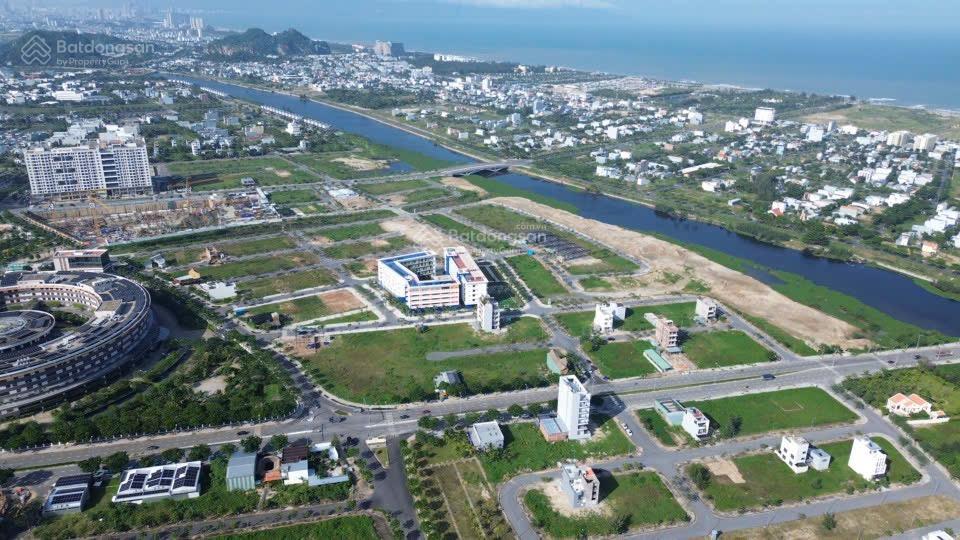 Bán lô đất đẹp phân khu v6 sát toàn 15 tầng vị trí tiềm năng xây căn hộ cho thuê
