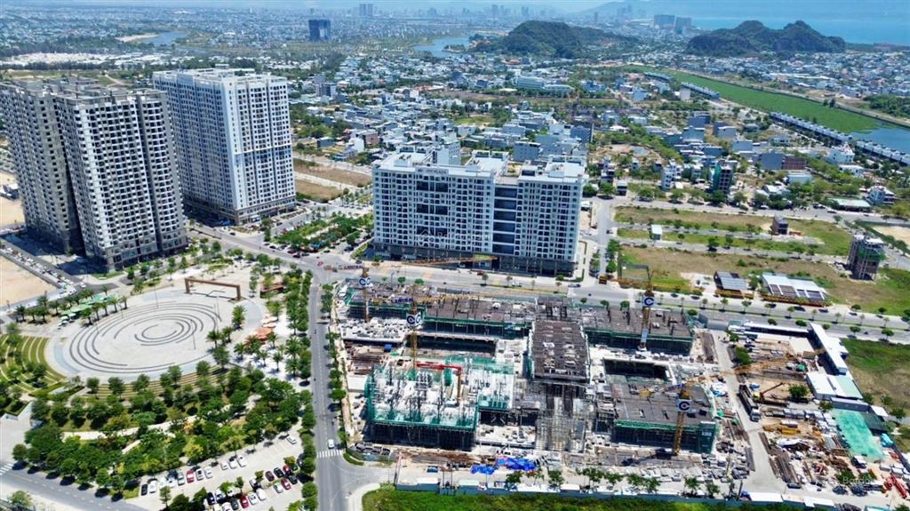 Lô 2 mặt tiền trước sau cực đẹp sát chung cư fpt plaza 1 và 5 gần sông