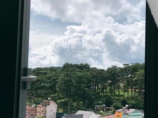 Bán nhà p4 đà lạt thích hợp để kinh doanh khách sạn. homestay và ở đường xe hơi đậu trước nhà