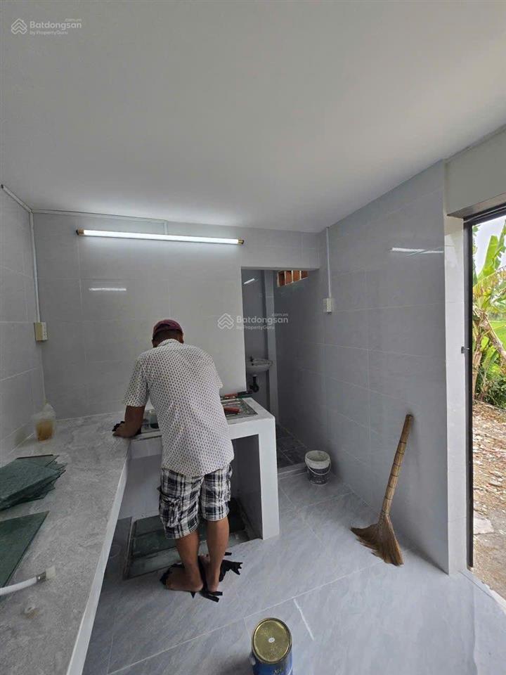 Nhà tân kim đường xe hơi giáp ranh thành phố chỉ cách 30m, nhà vào ở ngay mà giá chỉ có 1 tỷ 680