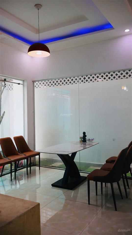 Bán nhà riêng tại kdc phong phú 5, hạ giá 2 tỷ còn 12,2 tỷ, 136m2, đẹp nhiều tiện ích