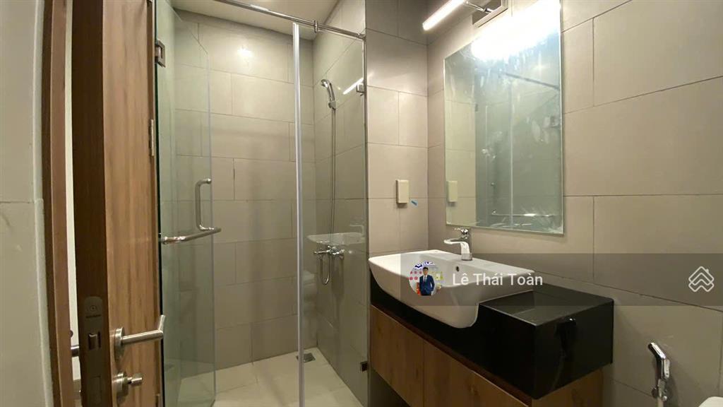 Bán 2pn 2wc 75m2 full nội thất cho thuê 17 triệu/tháng view hồ bơi tầng đẹp the glory