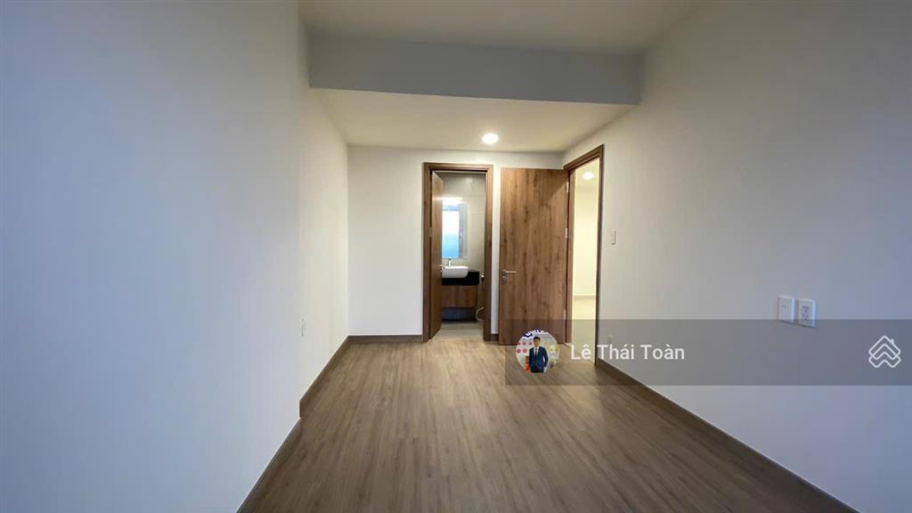 Bán 2pn 2wc 75m2 full nội thất cho thuê 17 triệu/tháng view hồ bơi tầng đẹp the glory