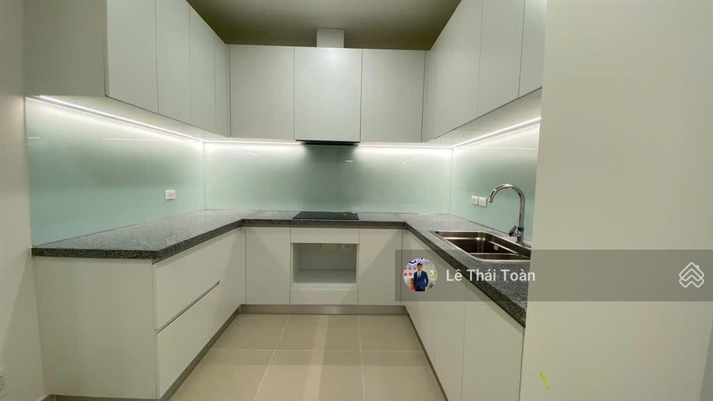 Bán 2pn 2wc 75m2 full nội thất cho thuê 17 triệu/tháng view hồ bơi tầng đẹp the glory