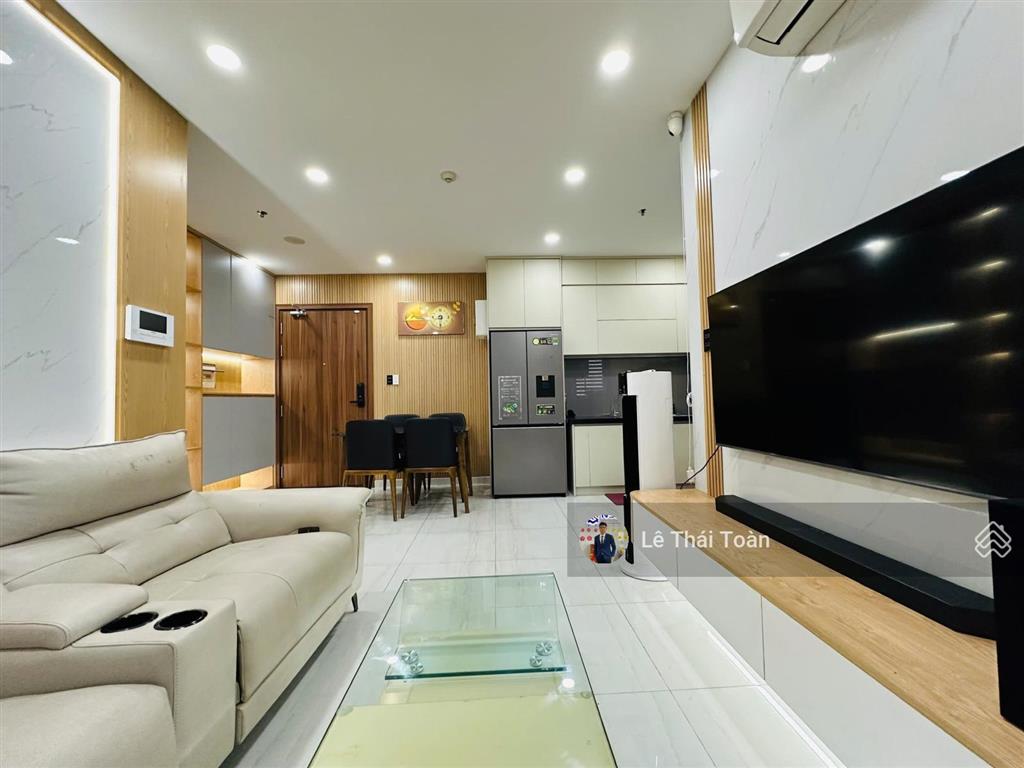 Cho thuê 2pn 70m2 giá 10 triệu full nội thất xịn, đẹp. chung cư cao cấp happy one central
