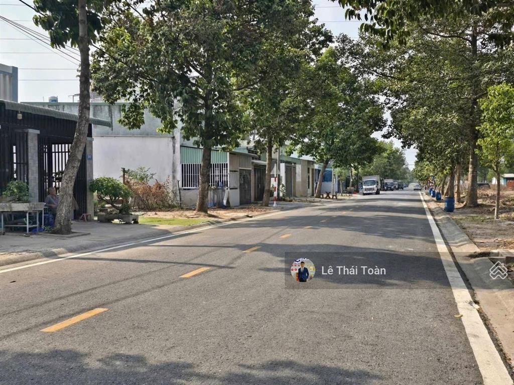 Bán căn nhà cấp 4 còn mới tdc phú chánh 100m2 full thổ cư giá 2,7 tỷ ( giá tốt nhất khu )