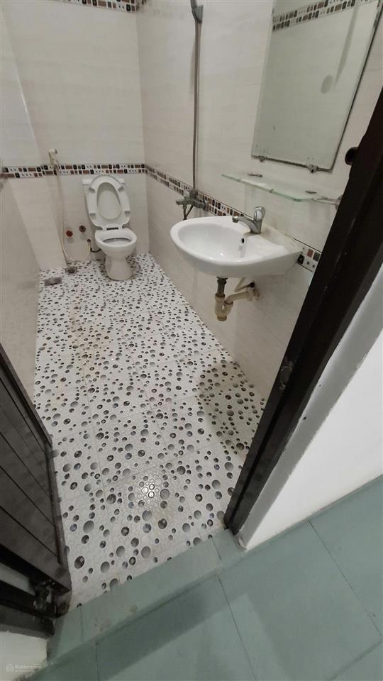 Bán nhà lạc long quân, tân bình, 4.5x13.2, 3pn, nở hậu đẹp, chỉ 5.2 tỷ