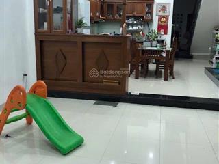 Cần bán nhà 3 tầng mt bàu năng 1.đà nẵng