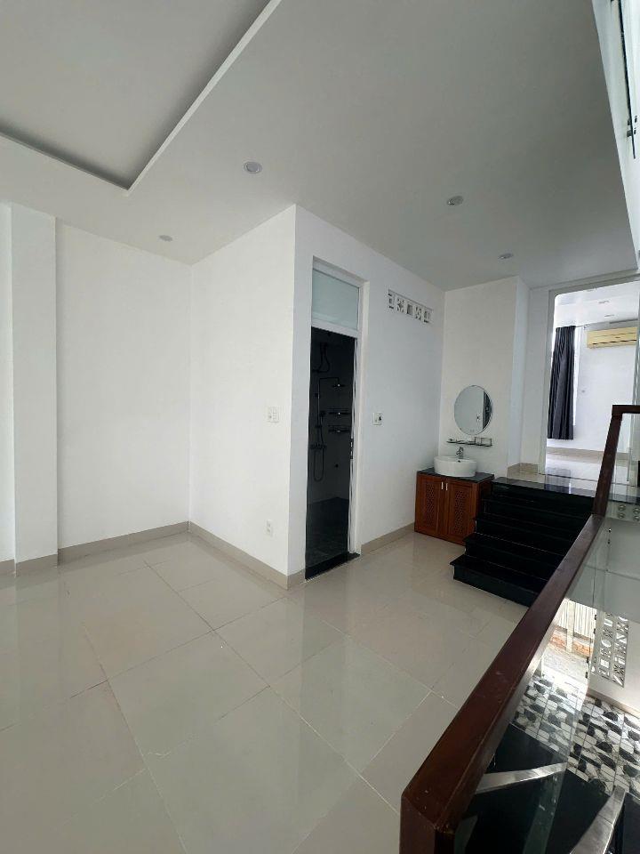Chính chủ gửi bán nhà 3 tầng mt bàu năng 1, đà nẵng