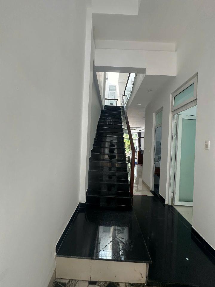 Chính chủ gửi bán nhà 3 tầng mt bàu năng 1, đà nẵng