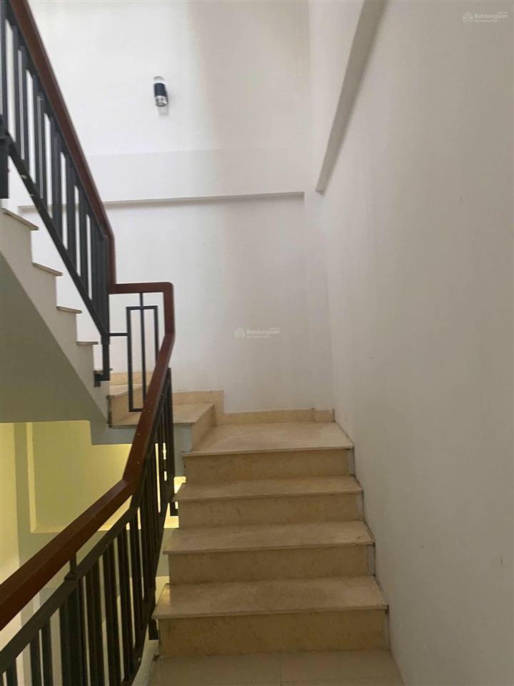 Cần bán nhà 3.5 tầng mt( kẹp kiệt 4m) đường phùng hưng, p hòa minh, quận liên chiểu. đà nẵng