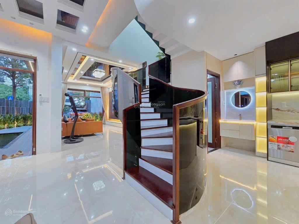 Chính chủ gửi bán nhà 3 tầng 2 mặt tiền bàu năng 3.đà nẵng