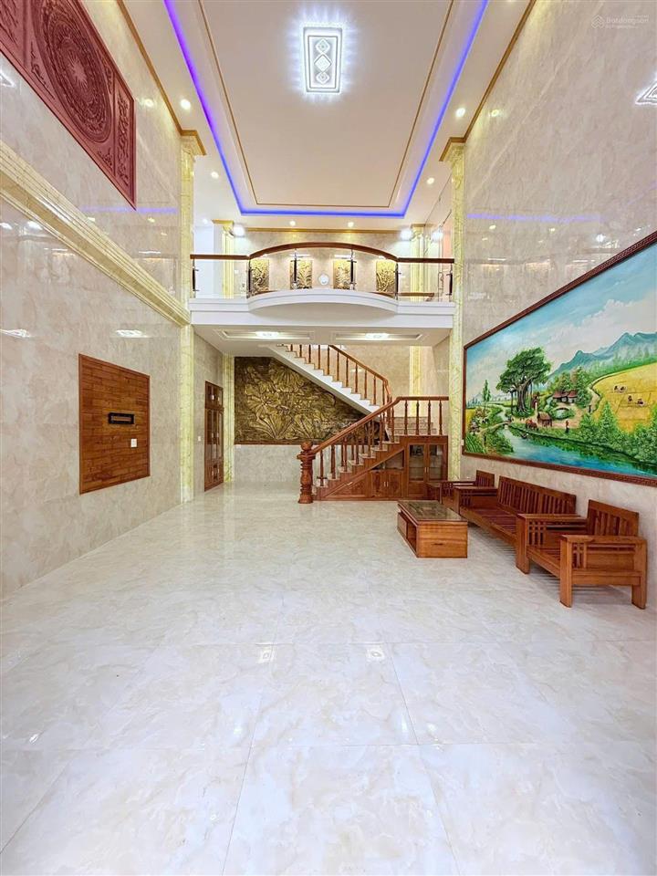 Cần bán nhà 2 tầng mt chơn tâm 9,đà nẵng