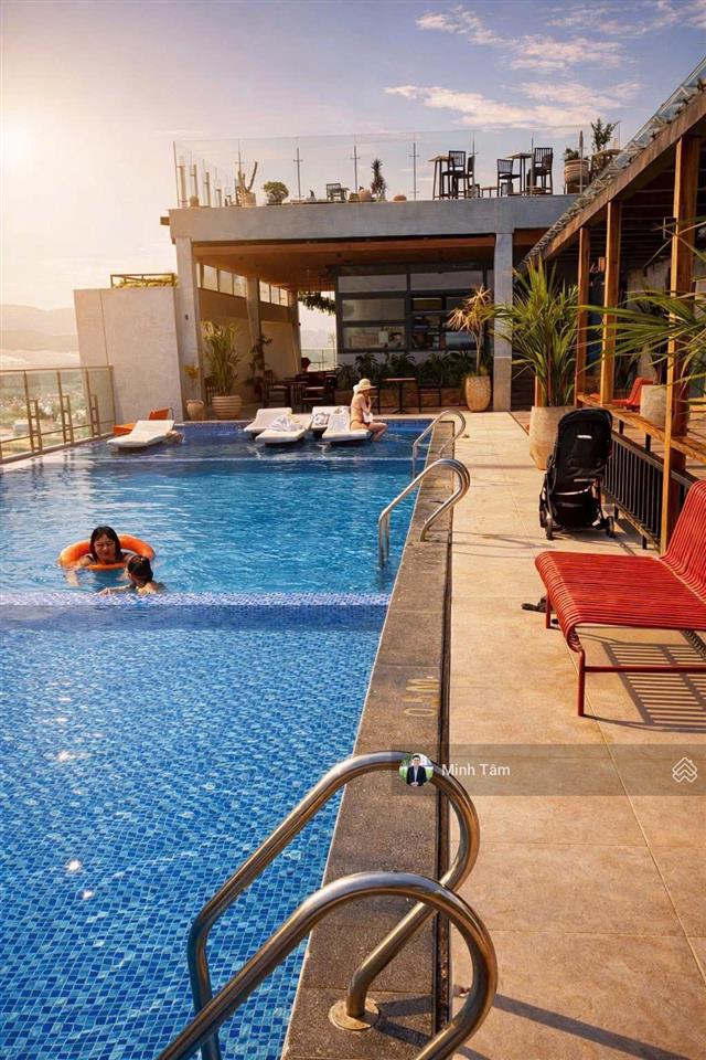 Bán căn hộ 2pn trung tâm nha trang  view biển, sổ đỏ chính chủ  dqua hotel 5 sao