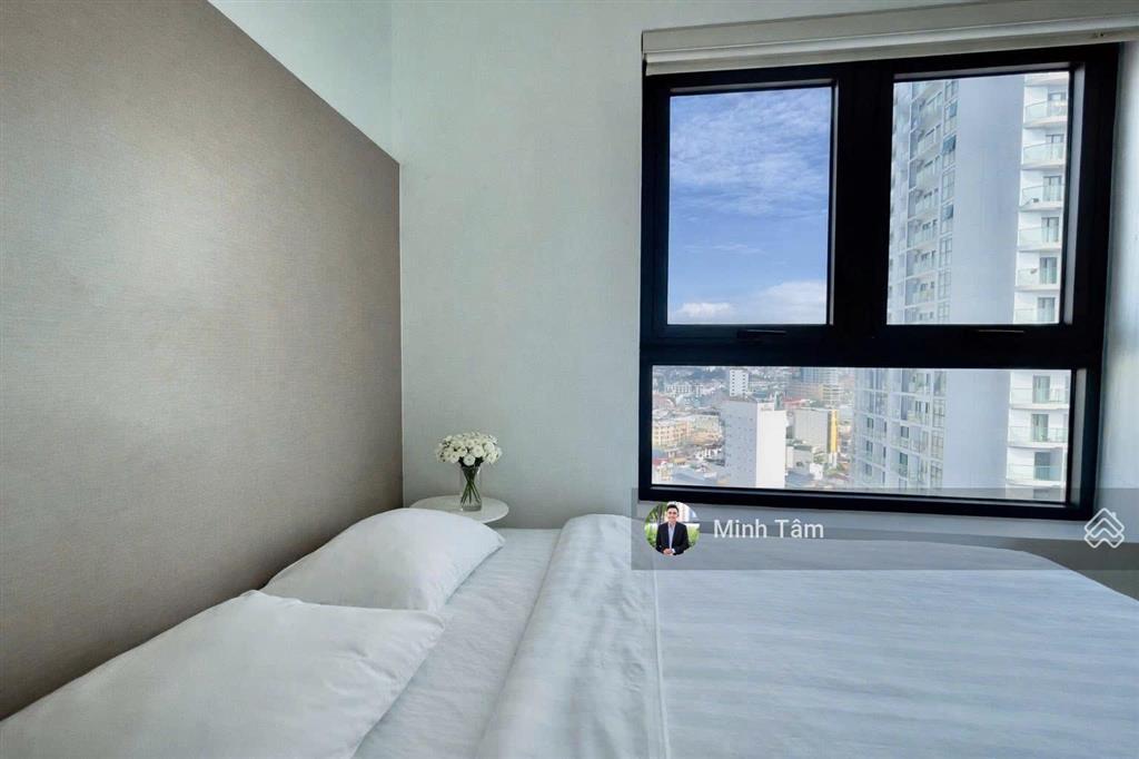 Bán căn hộ 2pn trung tâm nha trang  view biển, sổ đỏ chính chủ  dqua hotel 5 sao