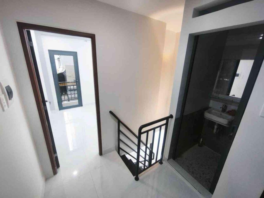 NHÀ MỚI 3 TẦNG LẠC LONG QUÂN, 2PN, NHỈNH 3 TỶ