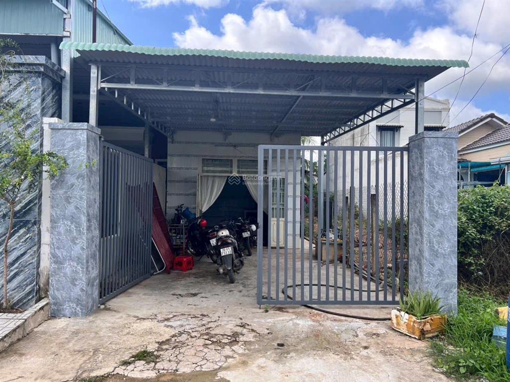 Nhà đẹp phước đông. 200m2 ngay kcn. 1,x tỷ