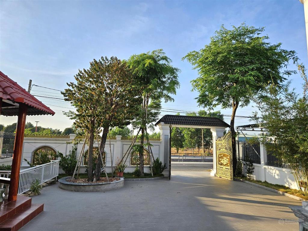 Biệt thự sang trọng ngay khu nhà phố phước đông. giá 11,5 tỷ