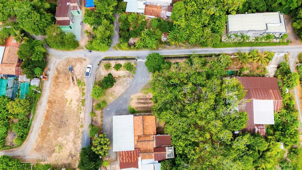 95m2 thổ cư. đường xe hơi. gần kcn. chỉ 199tr hết đất