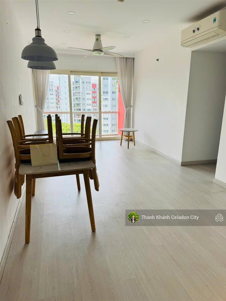 Siêu hiếm  bán gấp căn 3pn, 2wc, 84m2, có ban công, khu ruby, giá 5.4 tỷ có tl (có sổ hồng)